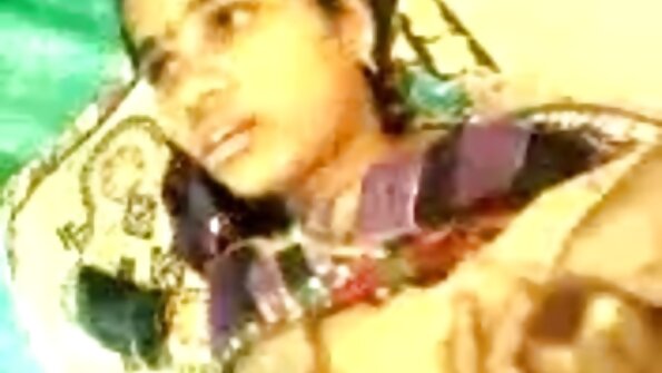 একটি বাংলা সেক্সি এক্স এক্স এক্স চেয়ারে কারা টিজিং এর ক্যান্ডিড সিনেমা তার প্যান্টি বন্ধ করে দেয়